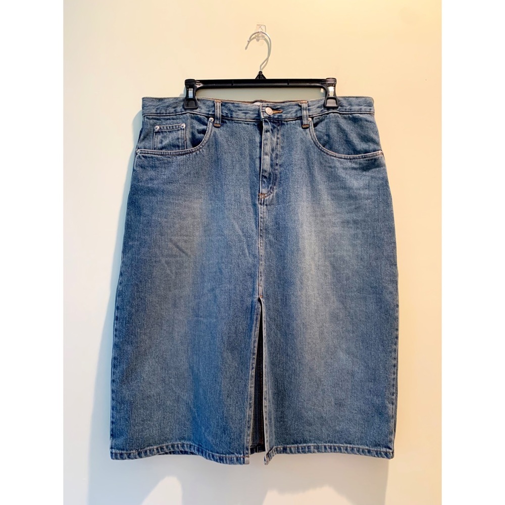 Sun-Washed Denim Midi Skirt — Retro Y2K Hippie Cool - Size 12